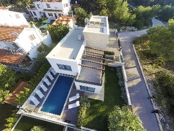 Villa for 11 Guests in Okrug Gornji with Pool