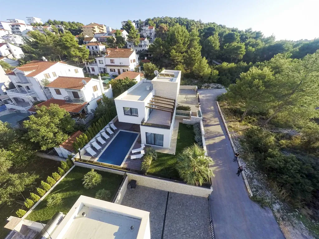 Villa for 11 Guests in Okrug Gornji with Pool