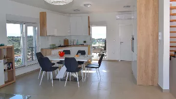 3-Bedroom Apartment with Sea View in Okrug Gornji