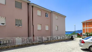 Sea View Apartment in Trogir for 3