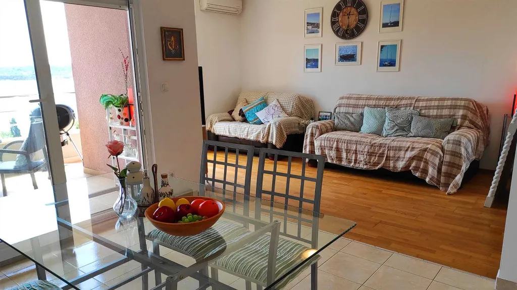 Sea View Apartment in Trogir for 3