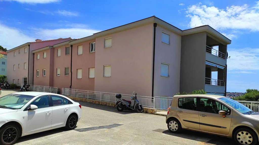 Sea View Apartment in Trogir for 3