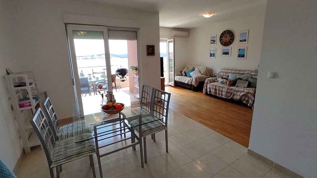 Sea View Apartment in Trogir for 3