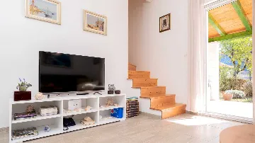 3-Bedroom Holiday House in Jelsa