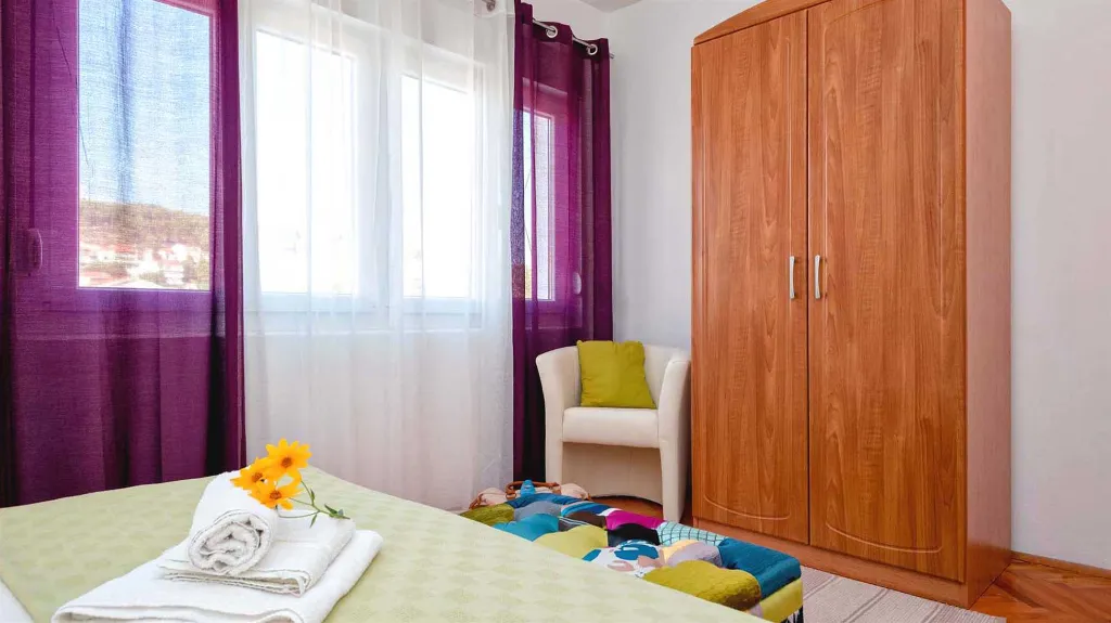 3-Bedroom Holiday House in Jelsa