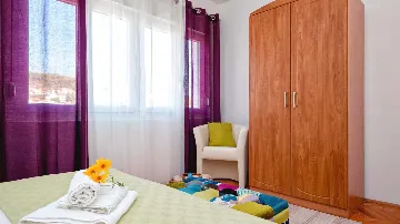 3-Bedroom Holiday House in Jelsa