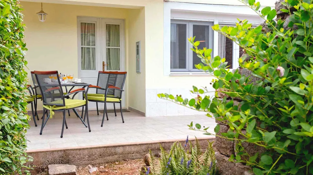 3-Bedroom Holiday House in Jelsa