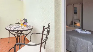 3-Bedroom Holiday House in Jelsa