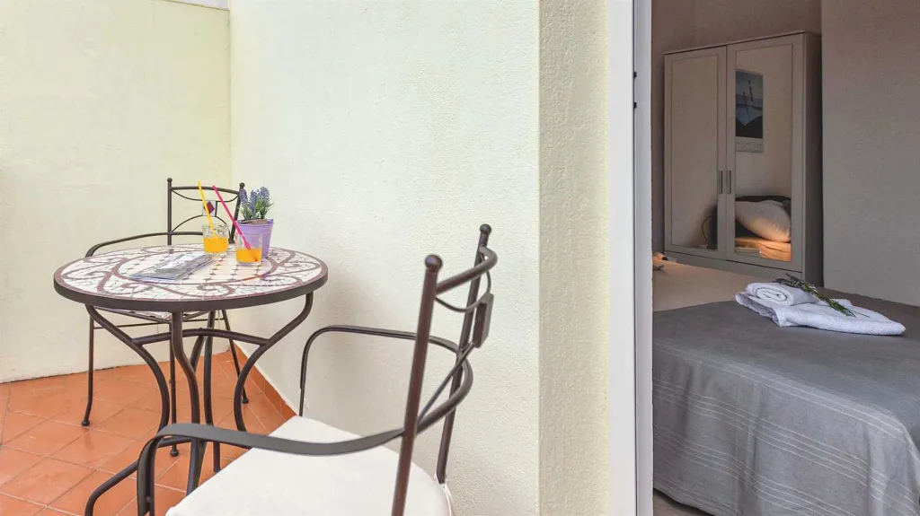 3-Bedroom Holiday House in Jelsa