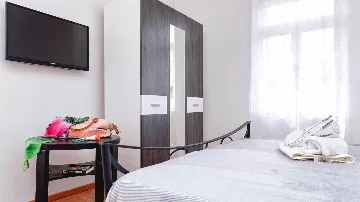 3-Bedroom Holiday House in Jelsa