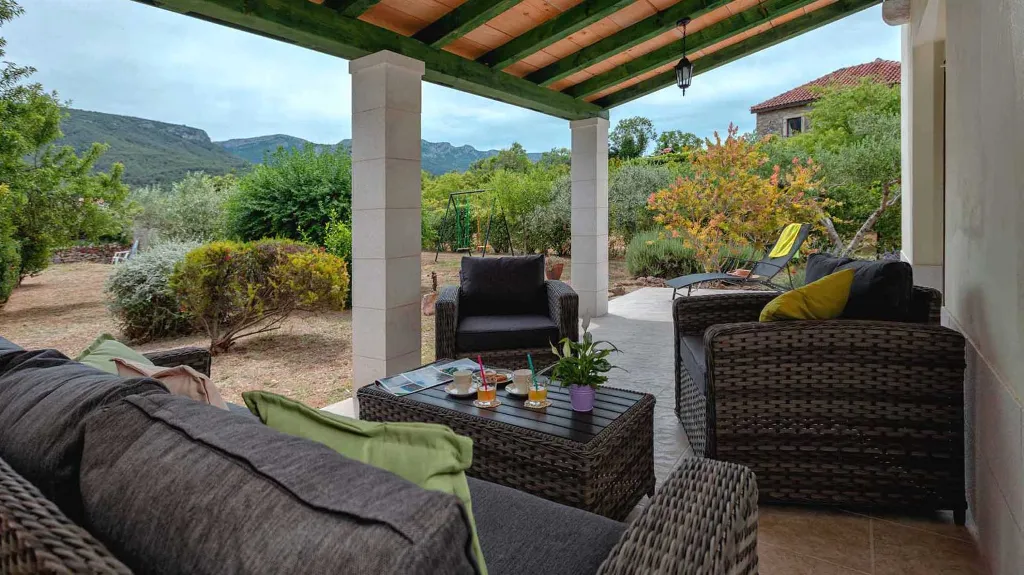 3-Bedroom Holiday House in Jelsa