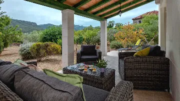 3-Bedroom Holiday House in Jelsa