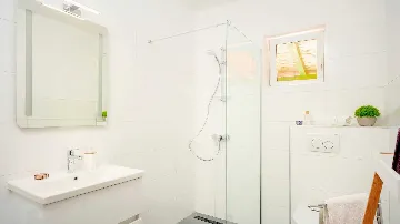 3-Bedroom Holiday House in Jelsa