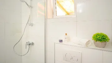 3-Bedroom Holiday House in Jelsa