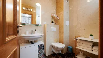 Sea View Apartment in Slatine with Shared Pool