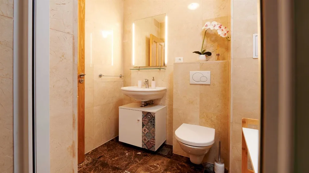 Sea View Apartment in Slatine with Shared Pool