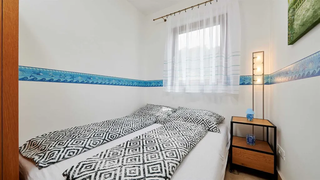 Sea View Apartment in Slatine with Shared Pool