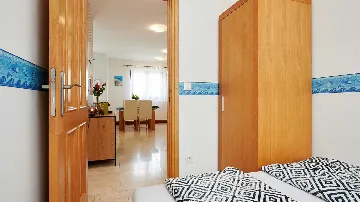 Sea View Apartment in Slatine with Shared Pool