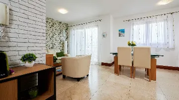 Sea View Apartment in Slatine with Shared Pool