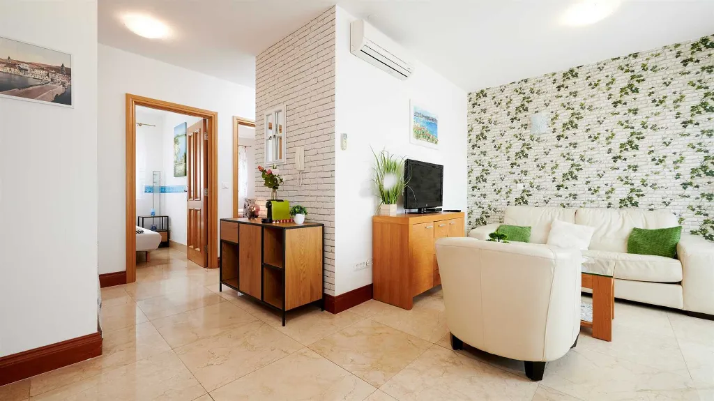 Sea View Apartment in Slatine with Shared Pool