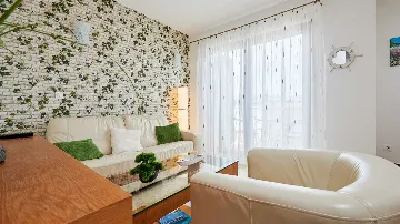 Sea View Apartment in Slatine with Shared Pool