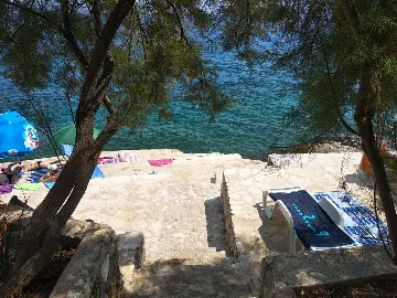 2-Bedroom Apartment with Parking in Okrug Gornji