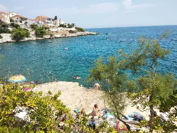 2-Bedroom Apartment with Parking in Okrug Gornji