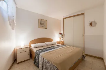 Sea View Apartment in Okrug Gornji for 4 Guests