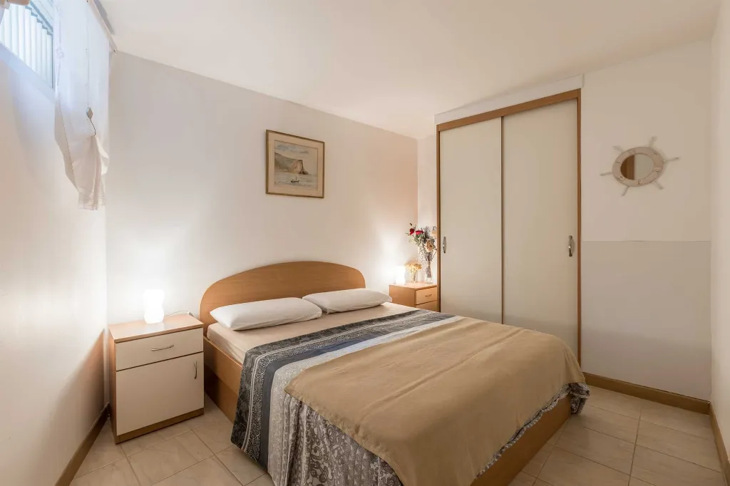 Sea View Apartment in Okrug Gornji for 4 Guests