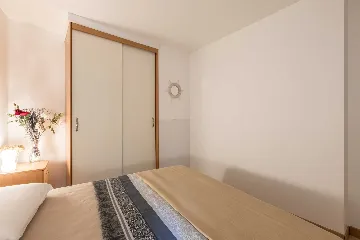Sea View Apartment in Okrug Gornji for 4 Guests