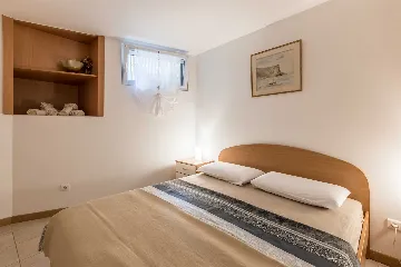 Sea View Apartment in Okrug Gornji for 4 Guests