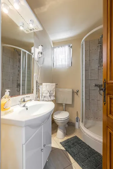 Sea View Apartment in Okrug Gornji for 4 Guests