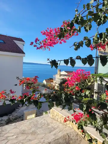 Sea View Apartment in Okrug Gornji for 4 Guests