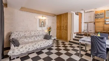 Partial Sea View Studio in Okrug Gornji