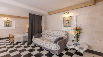 Partial Sea View Studio in Okrug Gornji