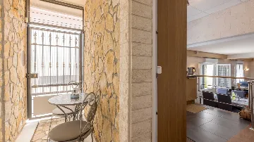 Partial Sea View Studio in Okrug Gornji