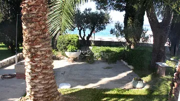 Holiday House for 10 Guests in Okrug Gornji