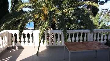 Holiday House for 10 Guests in Okrug Gornji