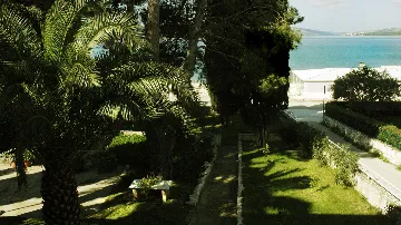 Holiday House for 10 Guests in Okrug Gornji