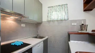 Four-Bedroom Villa with Pool in Okrug Gornji