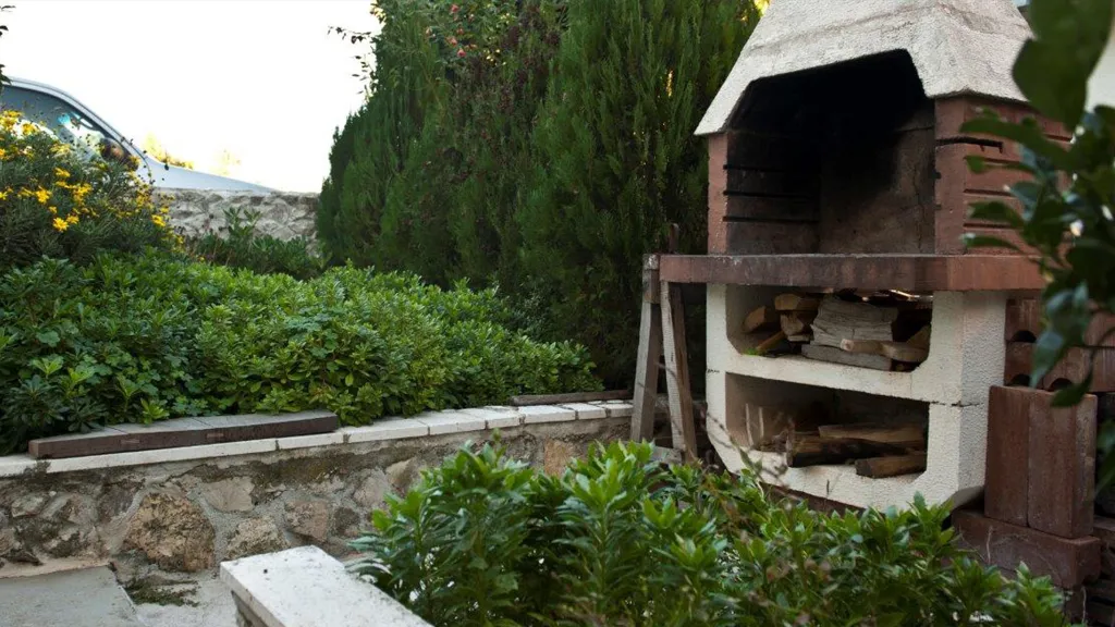 Four-Bedroom Villa with Pool in Okrug Gornji