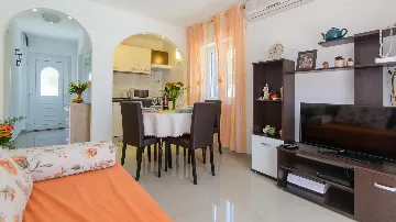 Holiday House in Trogir for 5 Guests