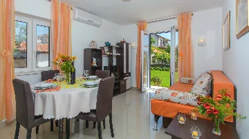 Holiday House in Trogir for 5 Guests