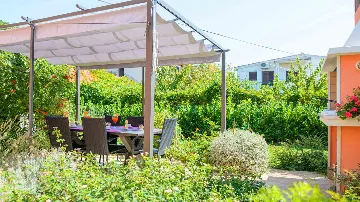 Holiday House in Trogir for 5 Guests