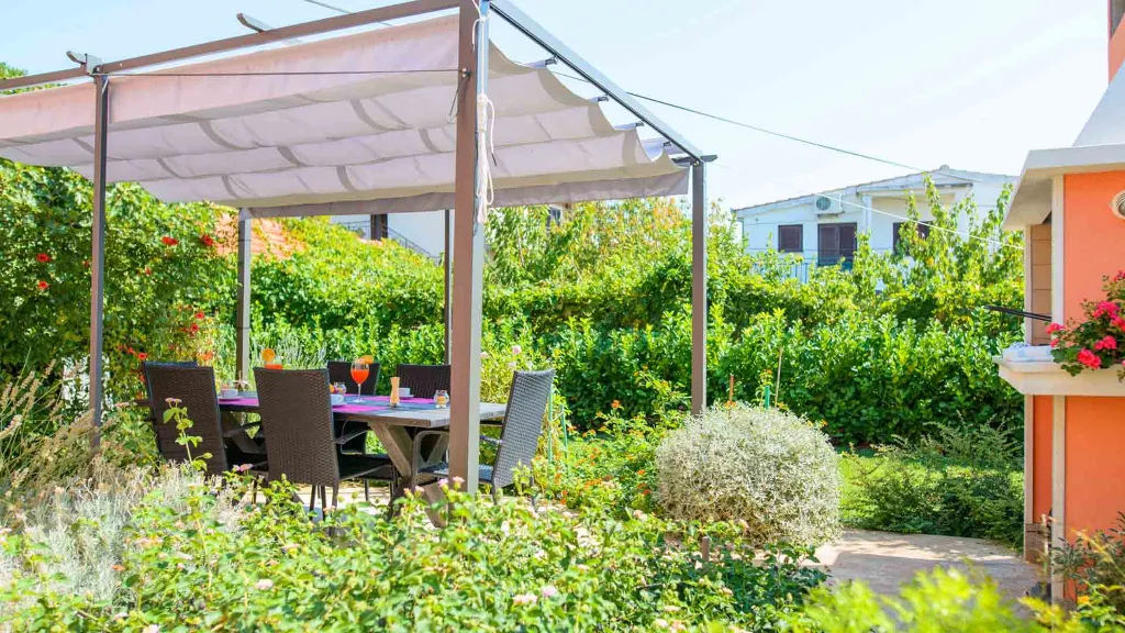 Holiday House in Trogir for 5 Guests