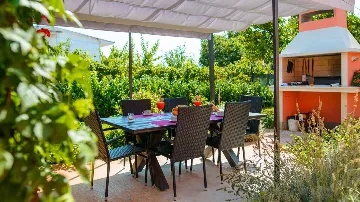 Holiday House in Trogir for 5 Guests