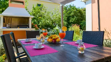 Holiday House in Trogir for 5 Guests