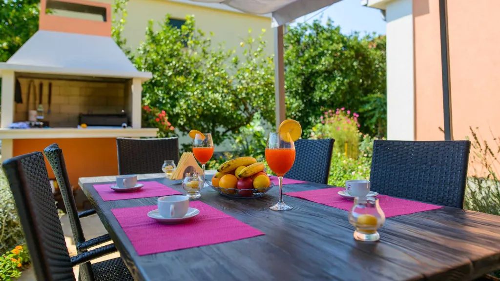 Holiday House in Trogir for 5 Guests