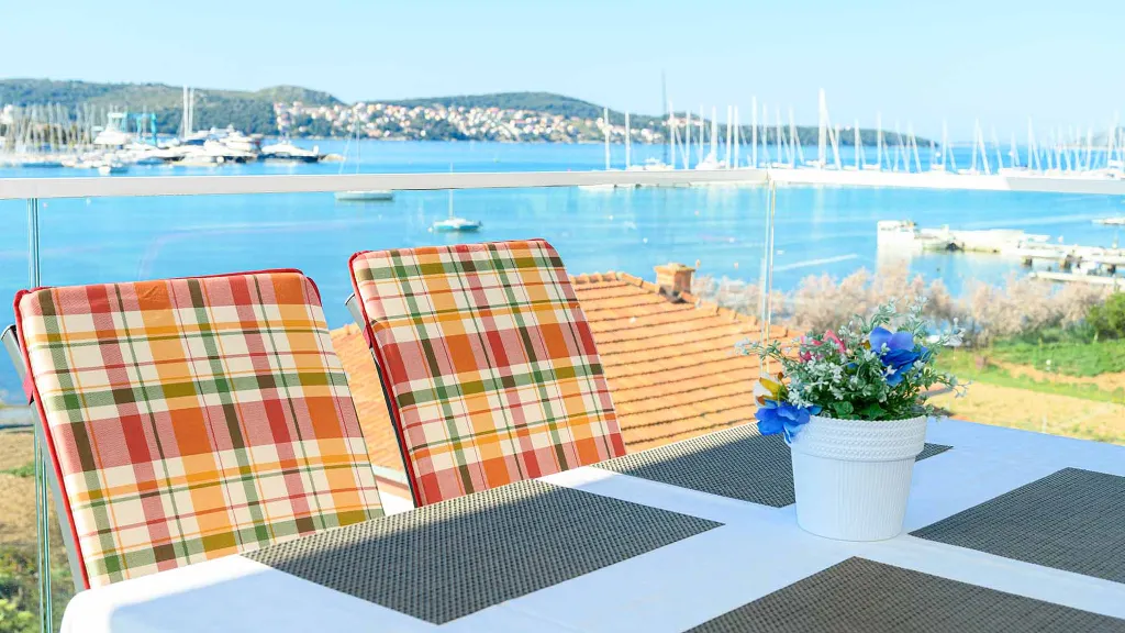 Sea View Apartment in Seget Donji