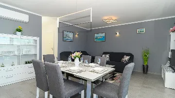 Sea View Apartment in Seget Donji